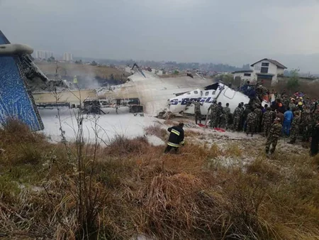 Nepalda sərnişin təyyarəsi qəzaya uğrayıb, onlarla insan ölüb və yaralanıb - FOTO - VİDEO - YENİLƏNİB