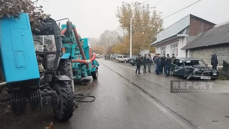 Oğuzda avtomobil traktorla toqquşub, ölən var