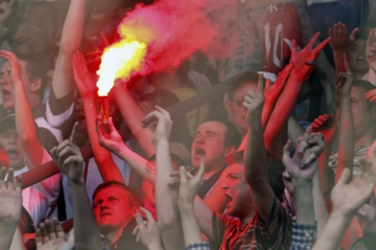 ​Belaruslu azarkeşlərə pirotexniki vasitələrlə stadiona girməyə icazə verilib