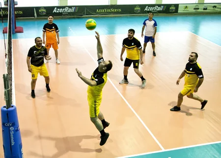 Voleybol üzrə Zəfər Kubokunda yarımfinalçılar müəyyənləşib