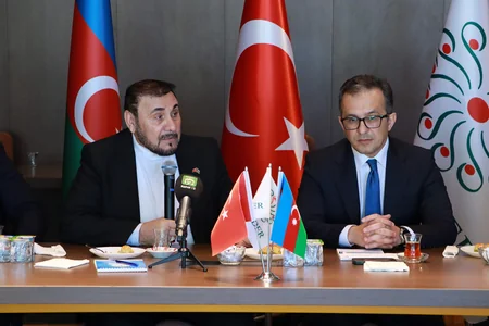 Dini Komitənin sədri İstanbul müftisi ilə görüşüb