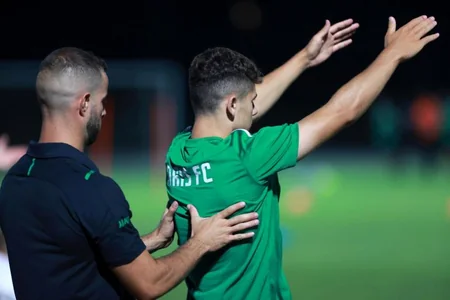 Aris Neftçi ilə oyundan əvvəl Bakıda ilk məşqinə çıxıb