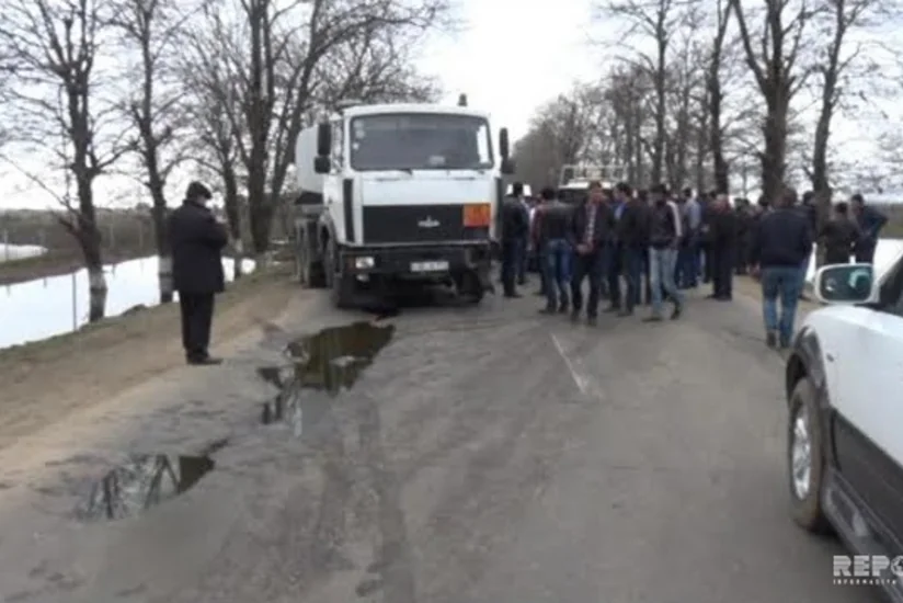В Джалилабаде автоцистерна попала в ДТП, пострадали 4 человека
