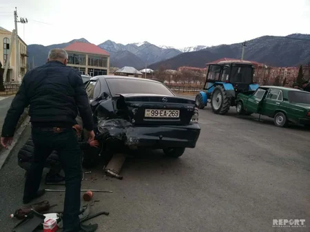 Qaxda yol qəzası olub, iki nəfər xəsarət alıb - FOTO