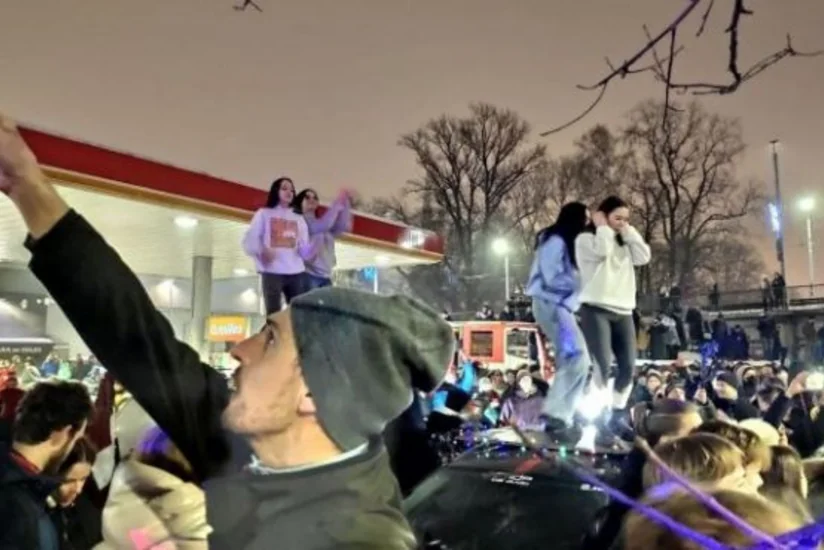 В Латвии задержали 16 человек на акции протеста против обязательной вакцинации