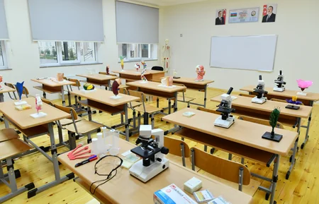 Prezident İlham Əliyev Xırdalan şəhər 11 nömrəli tam orta məktəbin yeni binasının açılışında iştirak edib - YENİLƏNİB