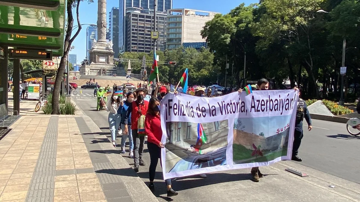 Azərbaycanın Zəfər Günü münasibətilə Meksikada yürüş keçirilib