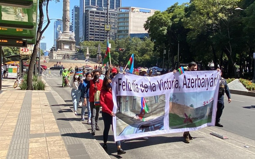 Azərbaycanın Zəfər Günü münasibətilə Meksikada yürüş keçirilib
