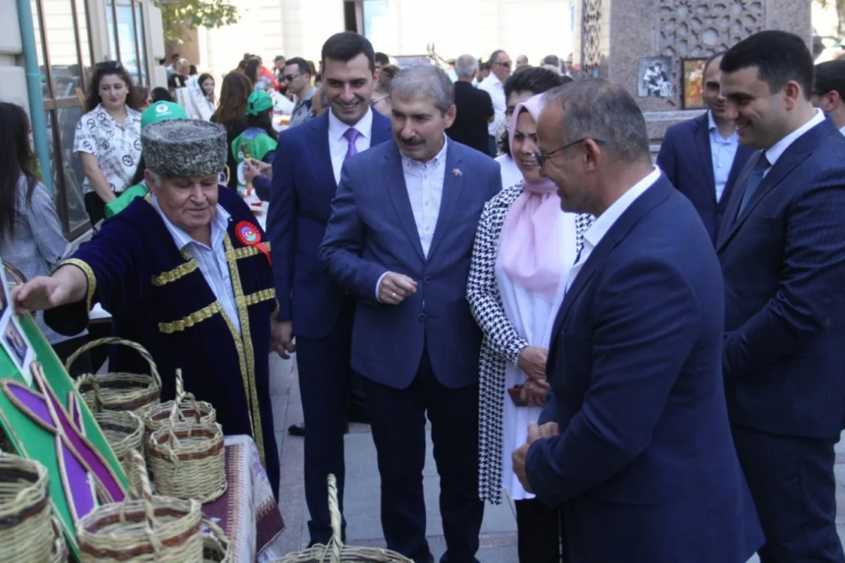 Gəncədə sərgi-satış yarmarkası keçirilib