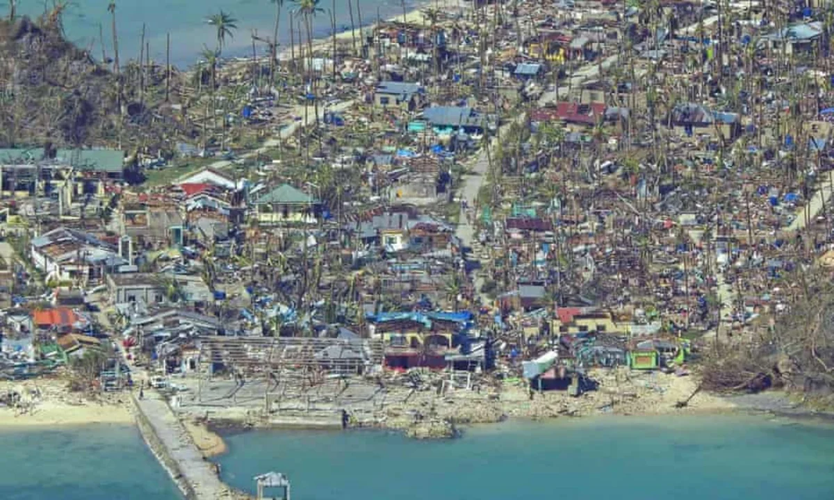 Devastating typhoon kills over 100 in Philippines