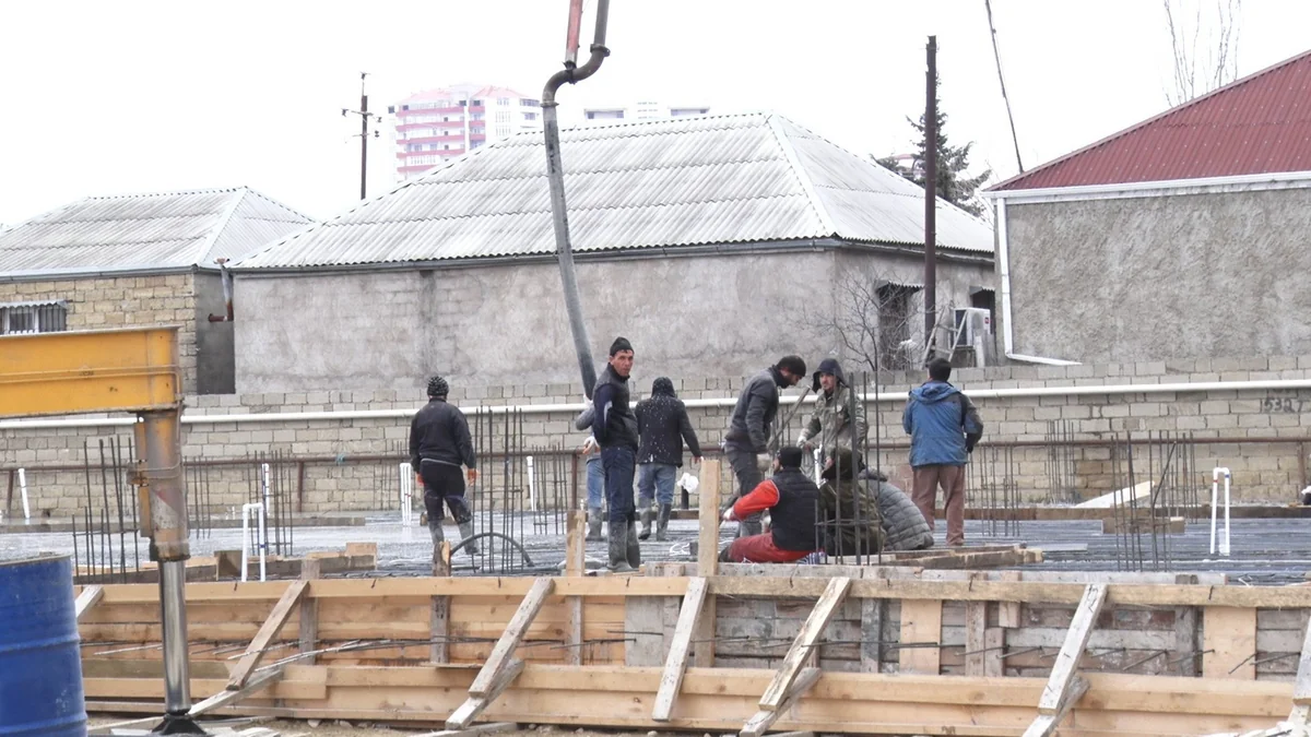 Xırdalanda obyekt tikintisi narazılıq yaradır - VİDEOREPORTAJ