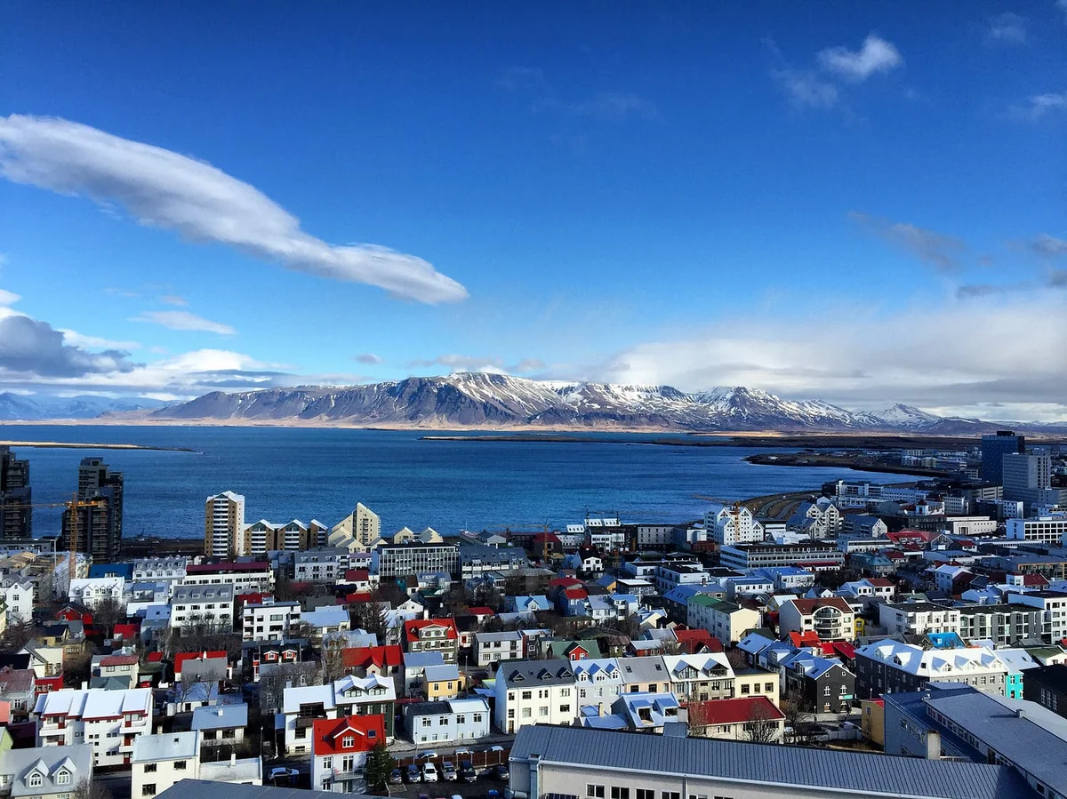 City in Iceland evacuated due to threat of lava reaching the surface