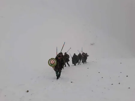 Sərhədçilər ”Heydər Əliyev zirvəsi”nə yürüş ediblər