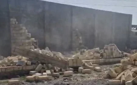 Gəncədə qanunsuz tikili sökülüb