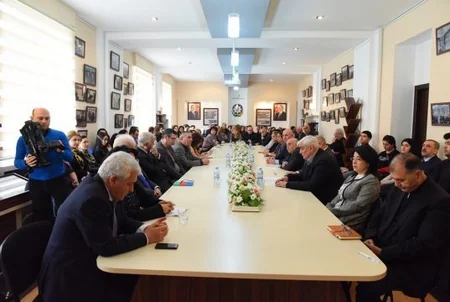 ADU-da “20 Yanvar və Azərbaycanın istiqlalı” mövzusunda dəyirmi masa keçirilib