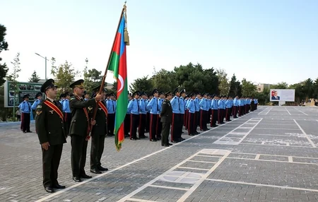Müdafiə Nazirliyinin xüsusi təyinatlı təhsil müəssisələrində andiçmə mərasimləri keçirilib