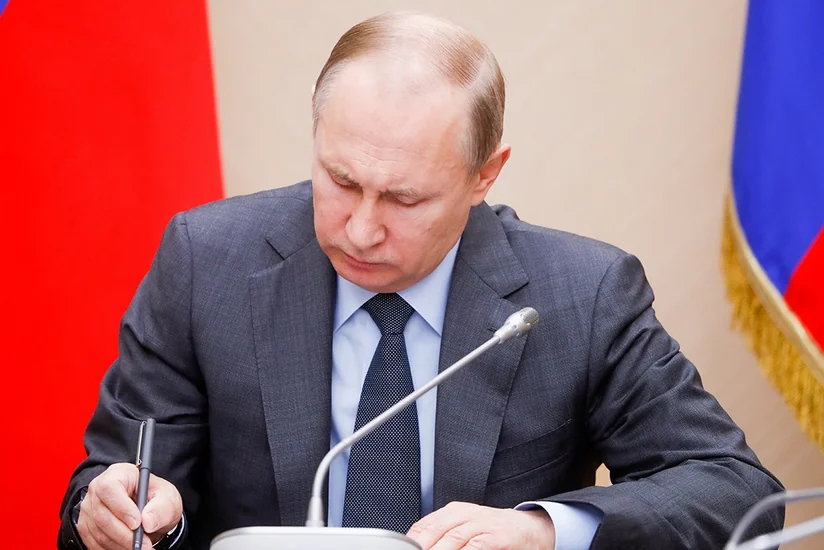 Путин снял с должностей четырех генералов МВД и МЧС