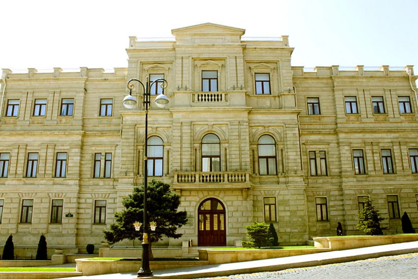 Milli İncəsənət Muzeyində “Qadın xoşbəxtliyi” adlı fərdi yaradıcılıq sərgisi açılıb