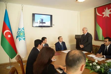 Niyazi Bayramov YAP Gəncə şəhər təşkilatının məsul işçiləri və partiya fəalları ilə görüşüb