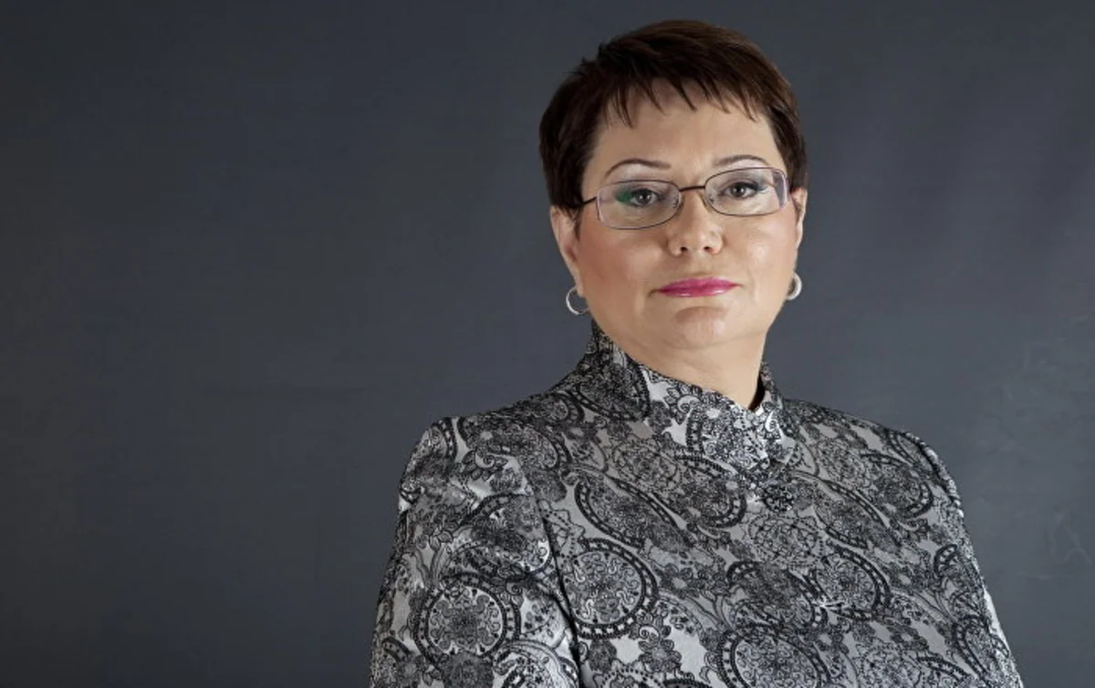 Эльмира Ахундова назначена послом