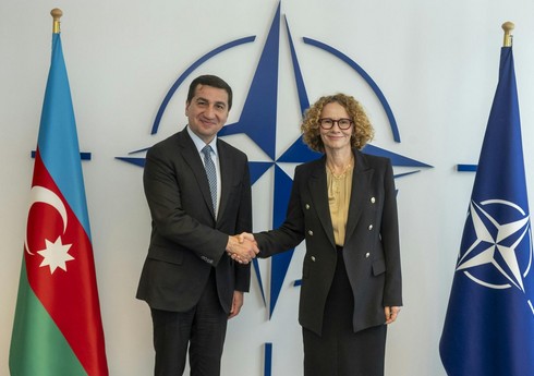 Hikmət Hacıyev NATO baş katibinin müavini ilə görüşüb