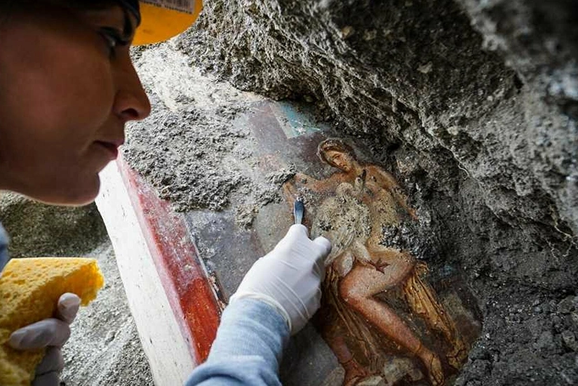 Robots to engage in restoration of frescos in Pompeii