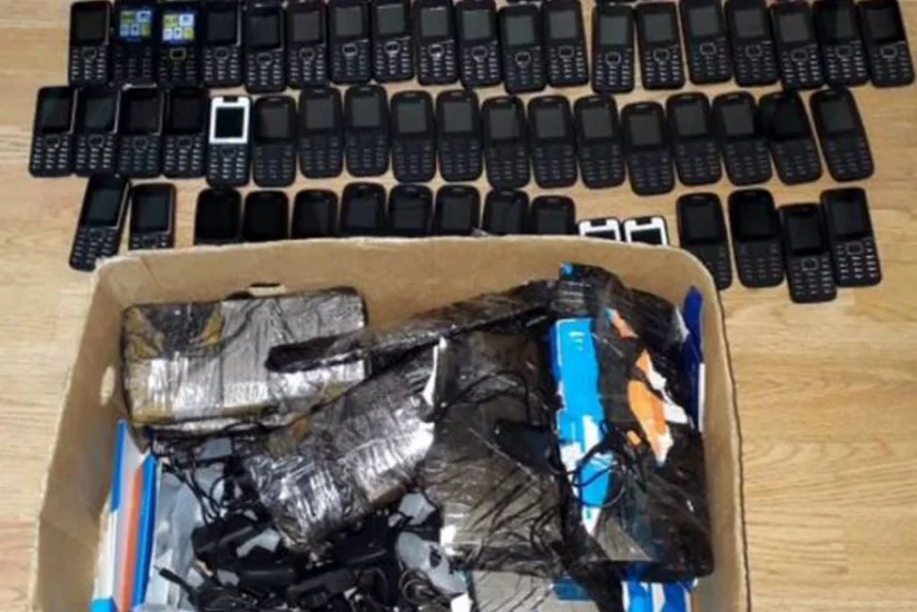 Azərbaycanda gömrük nəzarətindən gizlədilən mobil telefon və aksesuarları aşkar olunub