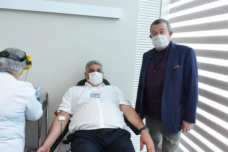 Azərbaycanın iki naziri qan verdi