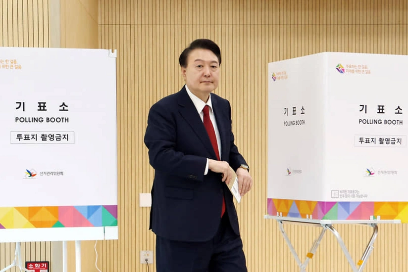 Cənubi Koreyada prezident seçkilərinin əsas səsvermə günü keçirilir
