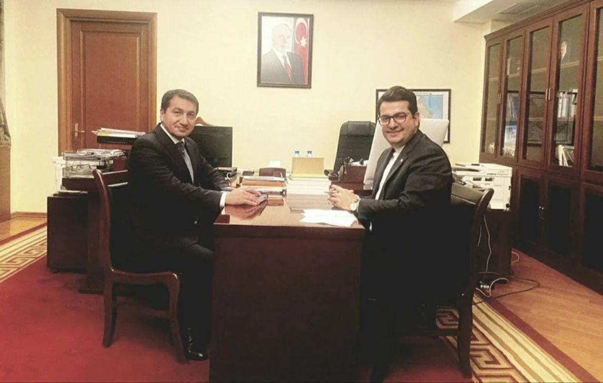 Hikmət Hacıyev İran səfiri ilə iki ölkə arasındakı münasibətləri müzakirə edib