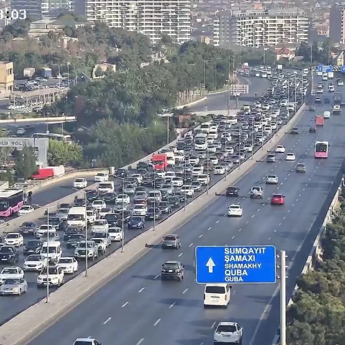 Bakının bir sıra yollarında sıxlıq yaranıb