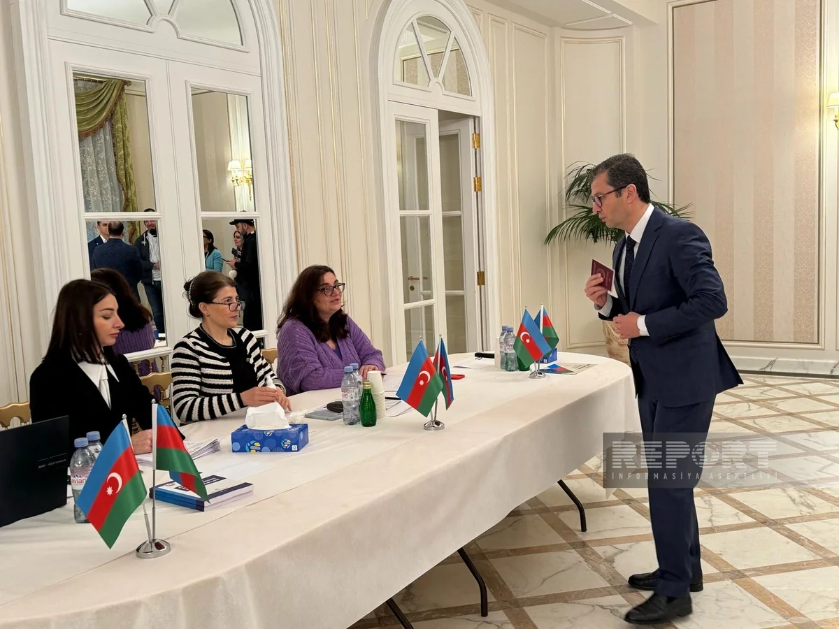 Azerbaijan's permanent delegate to UNESCO votes in Paris