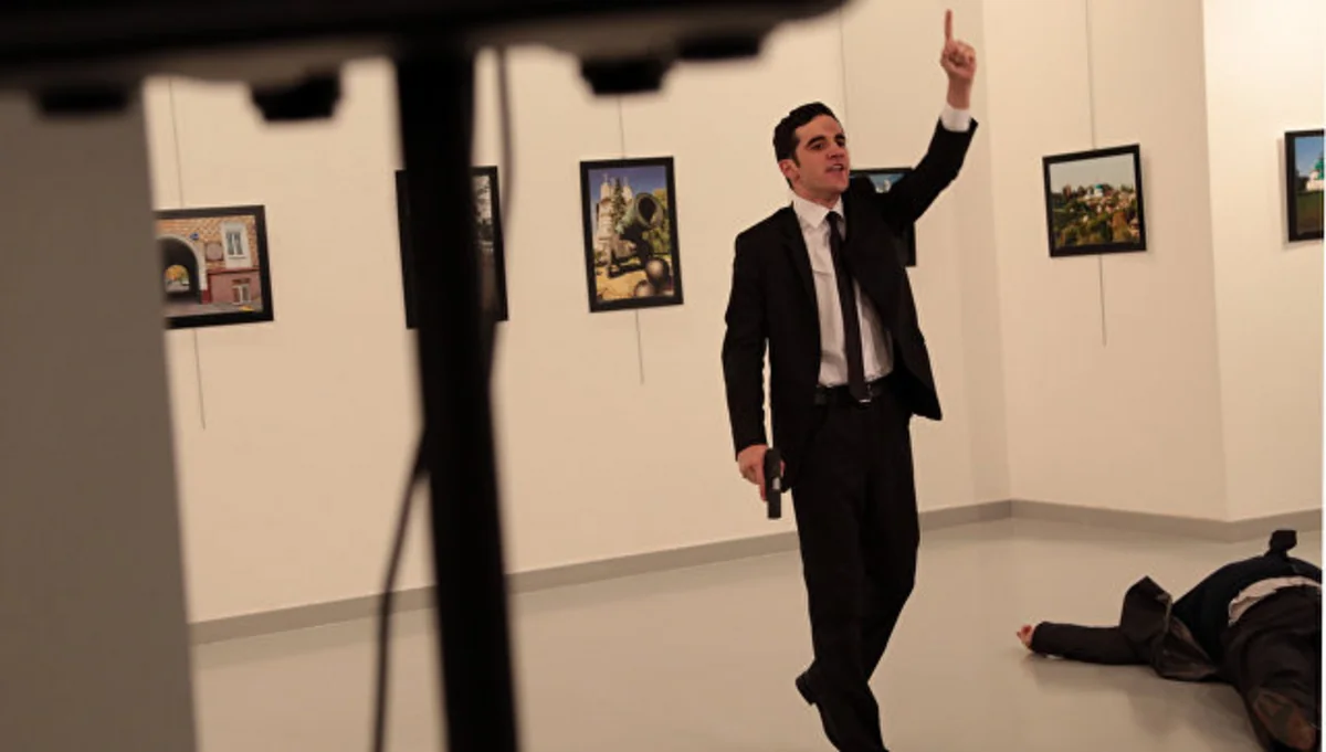 Ankarada Rusiya səfirinin öldürüldüyü sərginin təşkilatçısı saxlanılıb