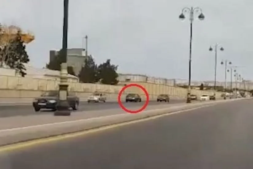 На проспекте Нобеля автомобиль передвигался по встречной полосе - ВИДЕО