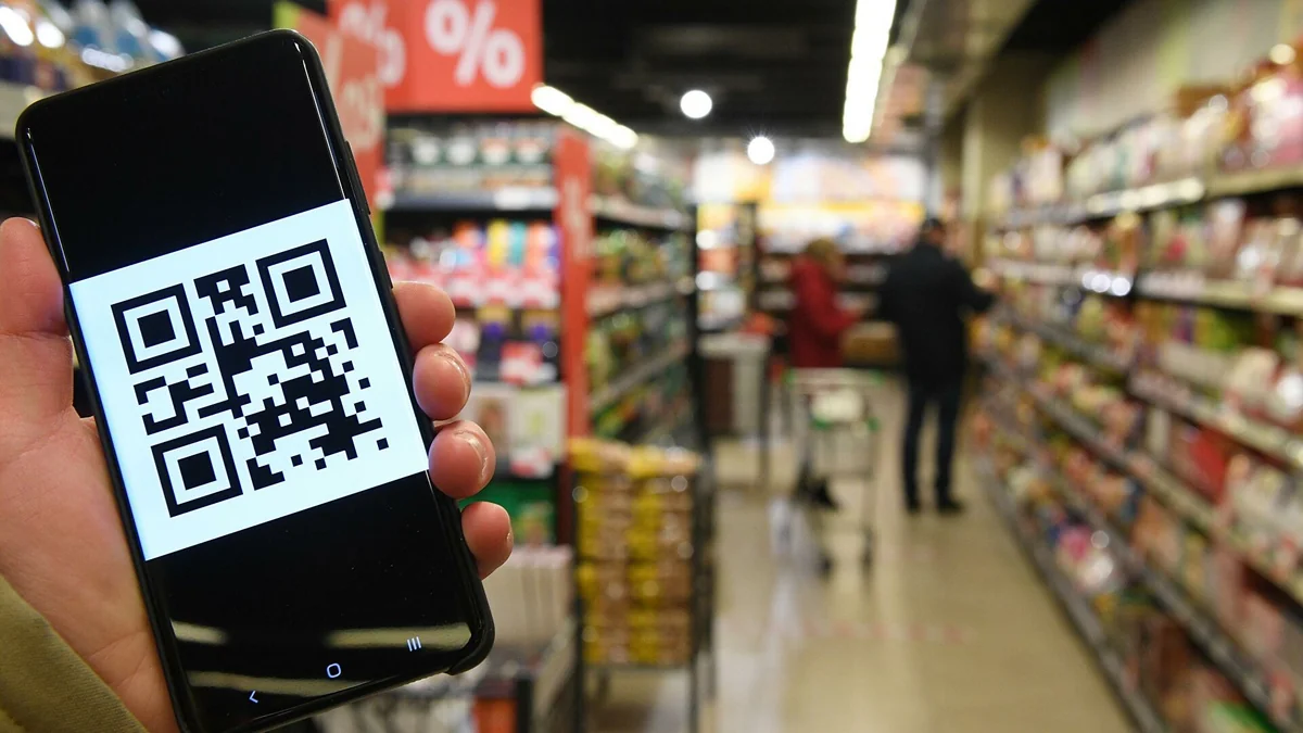 “Sarı jiletlər” Bezansonda Makronun potretini QR-kodla əvəz ediblər