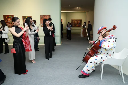 Heydar Aliyev Center hosts Brazilian artist`s exhibition Reflection of Eternity