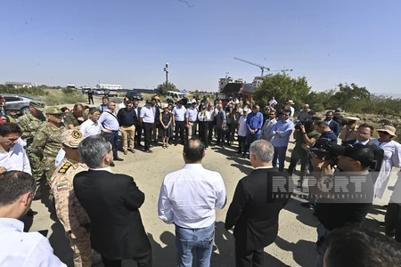 Foreign diplomats get acquainted with work carried out in residential complex in Aghdam