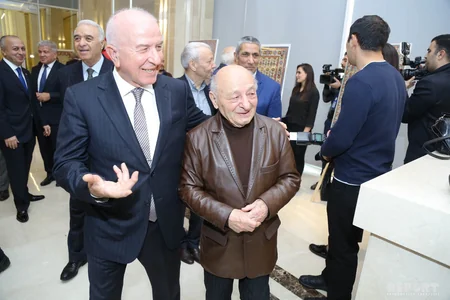 YAP-da İmadəddin Nəsiminin 650 illik yubileyi ilə bağlı sərgi açılıb - FOTO