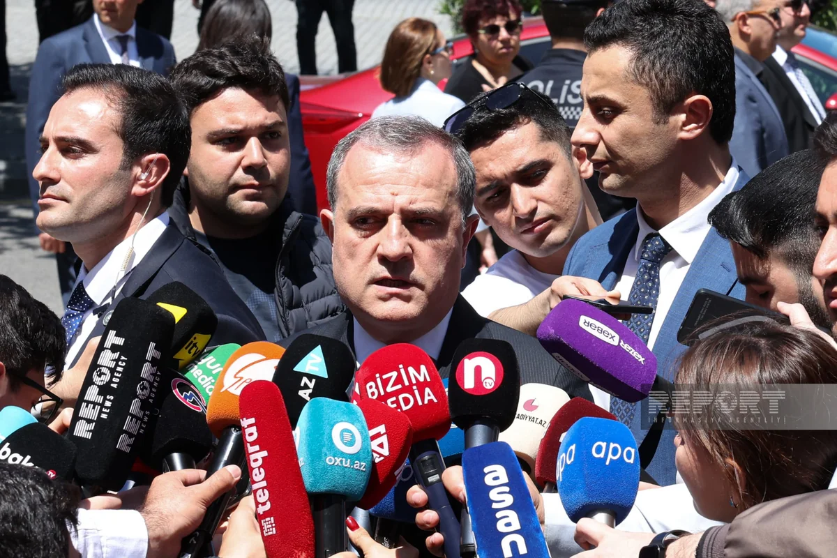 Bayramov: Contacts with Russian side on issue of AZAL plane crash continue