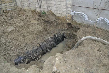 Bakıda təzyiqli magistral su kəmərində qəza baş verib
