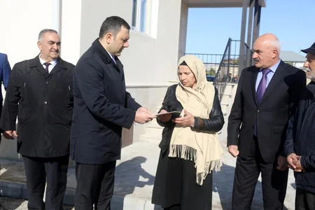 Nazirlik: 9 rayonda şəhid ailələri və Qarabağ əlillərinə ev verilib