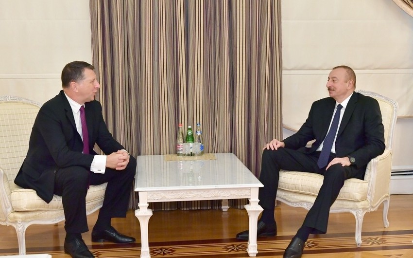 Prezident İlham Əliyev Latviyanın sabiq Prezidenti Raymonds Veyonislə görüşüb - YENİLƏNİB