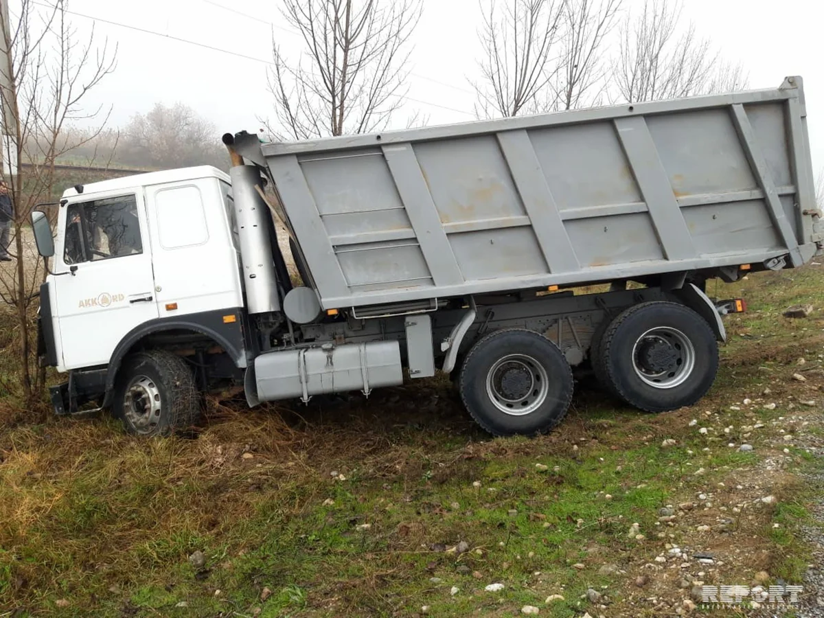 Cəlilabdda yük maşını qəza törədib, xəsarət alan var