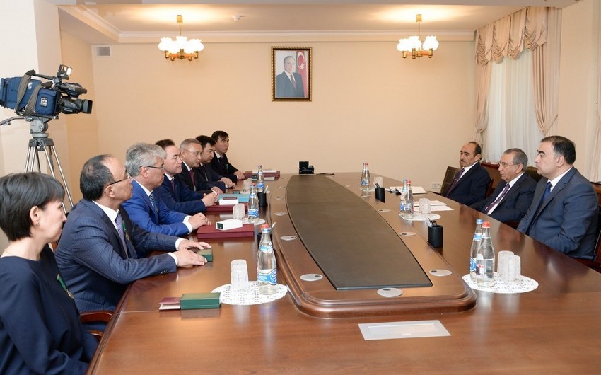 Ramiz Mehdiyev Qazaxıstan nümayəndə heyəti ilə görüşüb