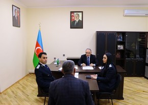 Baş prokuror Qobustanda vətəndaşları qəbul edib