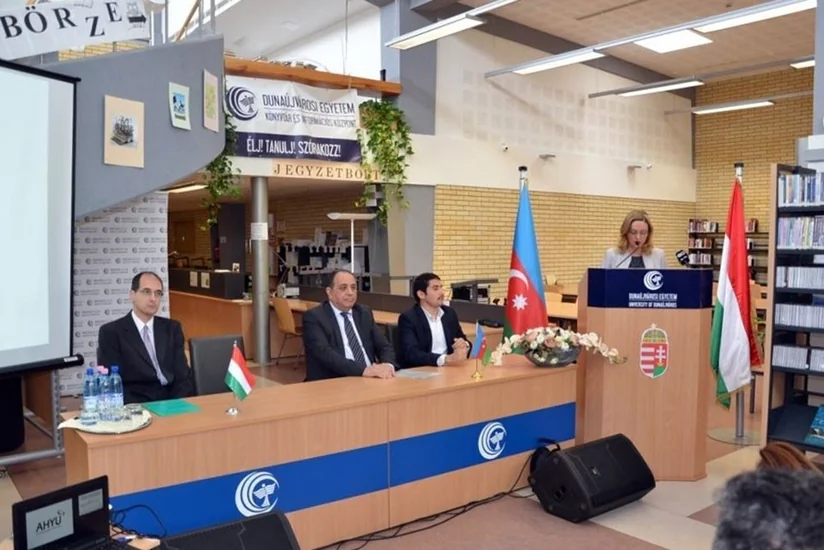 Macarıstanın Dunayvaroş Universitetinin kitabxanasında Azərbaycan guşəsi açılıb
