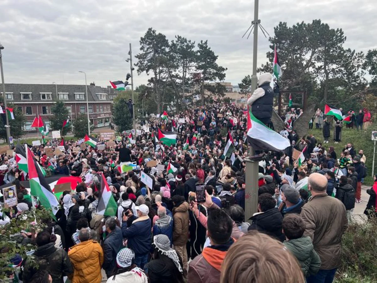 Haaqada Fələstinə dəstək aksiyası keçirilib, polislə qarşıdurma olub