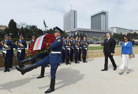 Prezident İlham Əliyev 9 May - Qələbə bayramı münasibətilə Bakıda keçirilən mərasimdə iştirak edib - YENİLƏNİB