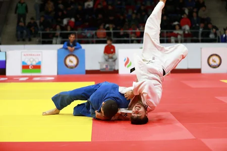 Gənc cüdoçular arasında Azərbaycan birinciliyinin ilk qalibləri müəyyənləşib