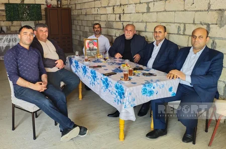 Biləsuvarda Aprel döyüşləri şəhidlərinin xatirəsi anılıb